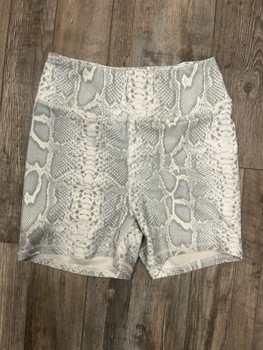 Sommer Ray High Rise Ruched Shorts - Picture 2 of 3